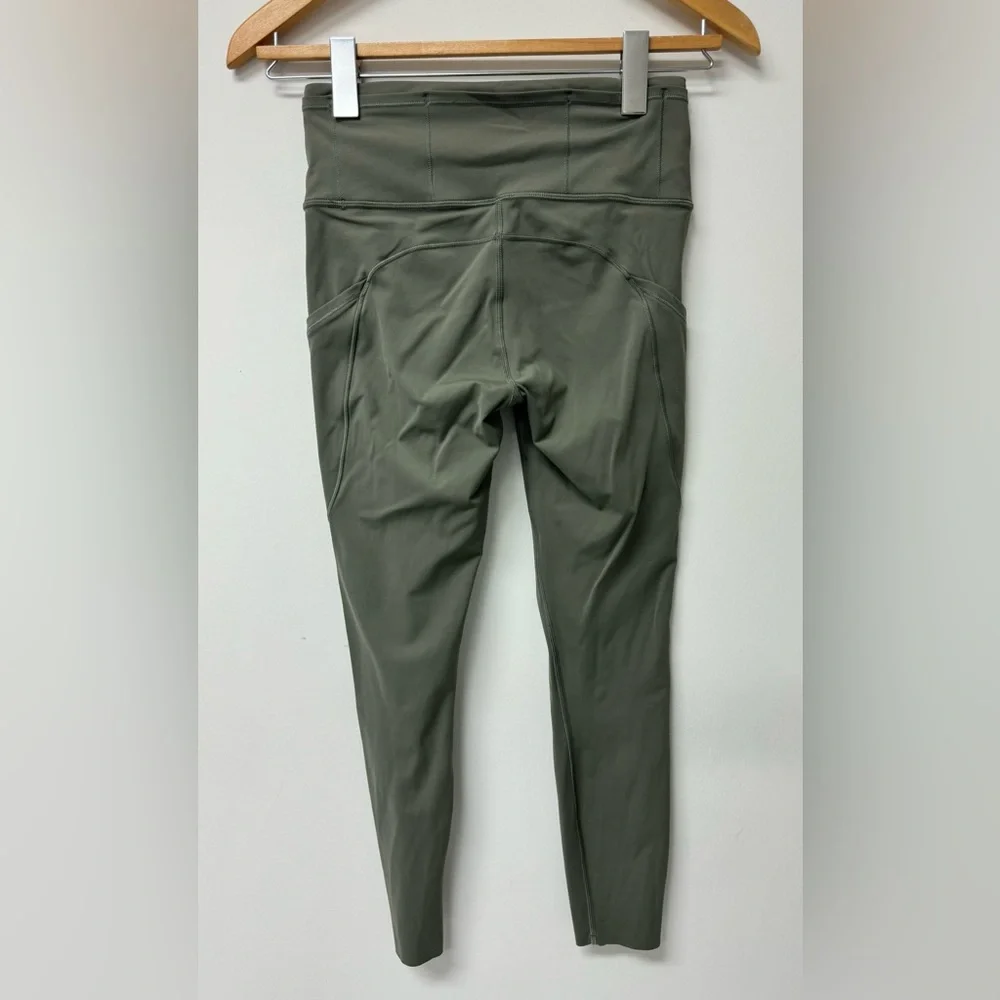 Lululemon Fast & Free 7/8 Tight II *25” in Grey Sage,‎ Size 6